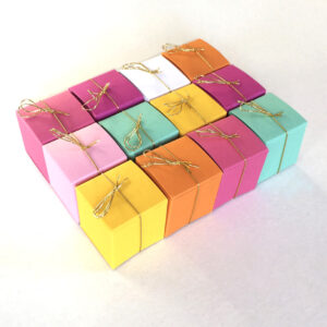 Geschenkschachteln-12 St&uuml;ck-W&uuml;rfel 4x4cm, 7 Farben